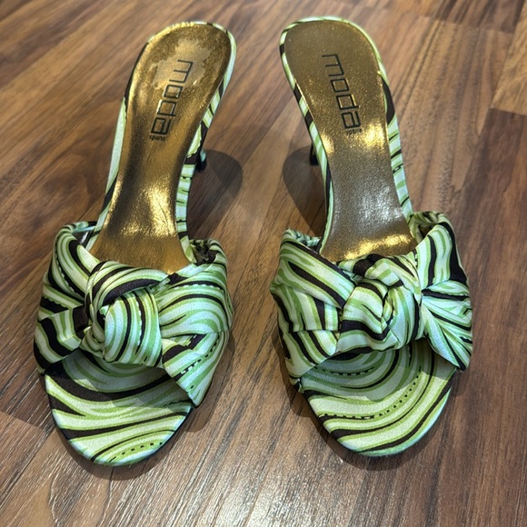 Y2K mule kitten heels! - Picture 4 of 6